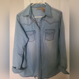 Large women Wrangler denim pearl snap